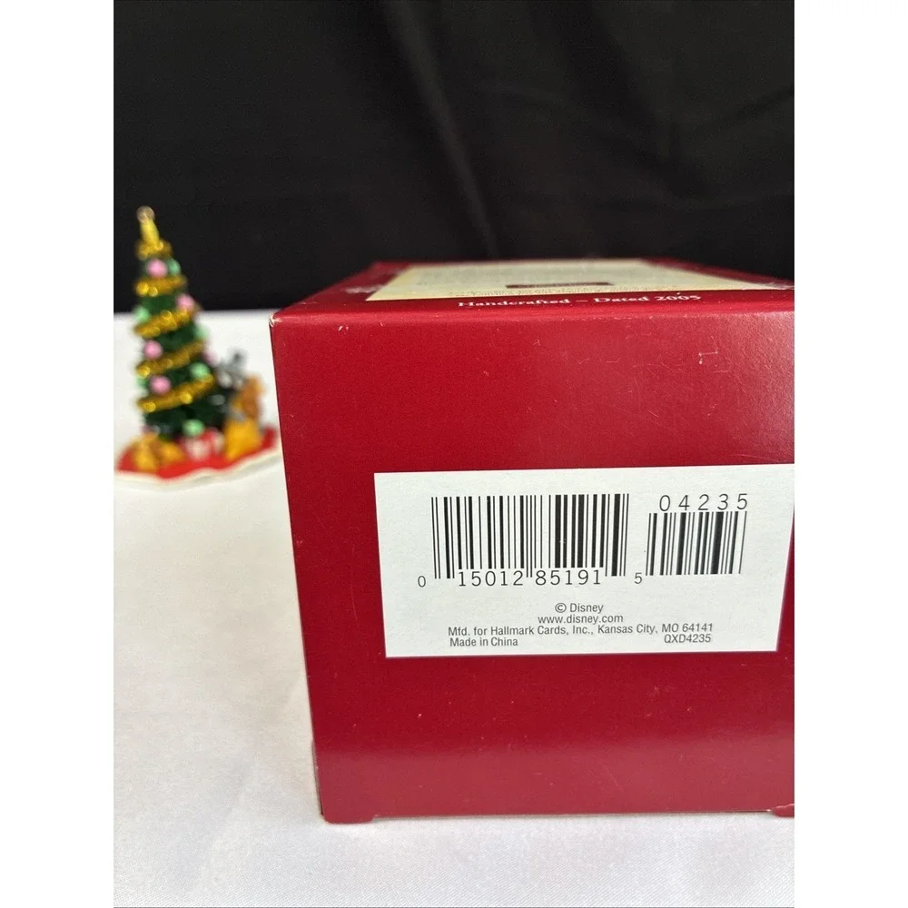 Hallmark 2005 Disney Lady & Tramp Christmas With The Family Keepsake QXD4235